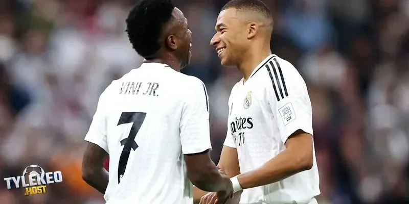 Vinícius và Mbappé gây tranh cãi vì thái độ thiếu kiểm soát cảm xúc