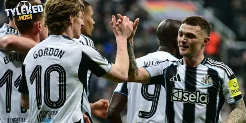 Sự kiện Newcastle vượt qua vòng bảng C1